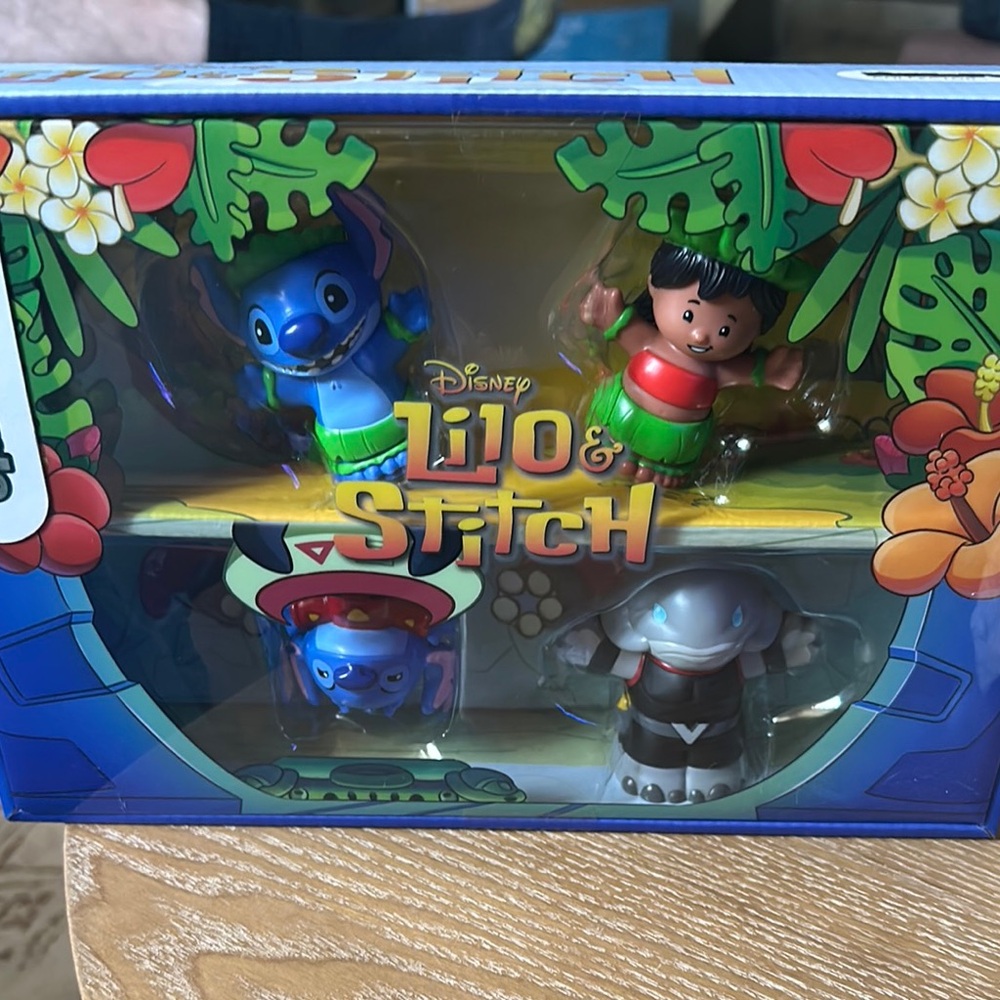 Disney Action Figures Blue and Green Playset